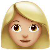 👩🏼 Frau: Mittelhelle Hautfarbe Emoji von Apple