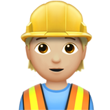👷🏼 Bauarbeiter(in): Mittelhelle Hautfarbe Emoji von Apple