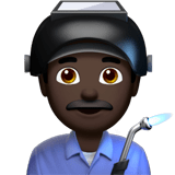 👨🏿‍🏭 Fabrikarbeiter: Dunkle Hautfarbe Emoji von Apple