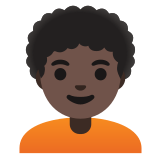 🧑🏿‍🦱 Erwachsener: Dunkle Hautfarbe, Lockiges Haar Emoji von Google
