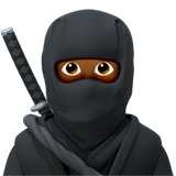 🥷🏾 Ninja: Mitteldunkle Hautfarbe Emoji von Apple