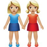👭🏼 Deux Femmes Se Tenant La Main : Peau Moyennement Claire Emoji par Apple