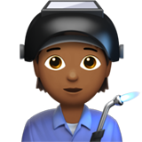 🧑🏾‍🏭 Fabrikarbeiter(in): Mitteldunkle Hautfarbe Emoji von Apple