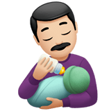 👨🏻‍🍼 Homme Allaitant Un Bébé : Peau Claire Emoji par Apple