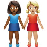 👩🏾‍🤝‍👩🏼 Händchen Haltende Frauen: Mitteldunkle Hautfarbe, Mittelhelle Hautfarbe Emoji von Apple