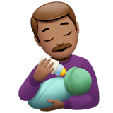 👨🏽‍🍼 Homme Allaitant Un Bébé : Peau Légèrement Mate Emoji par Apple
